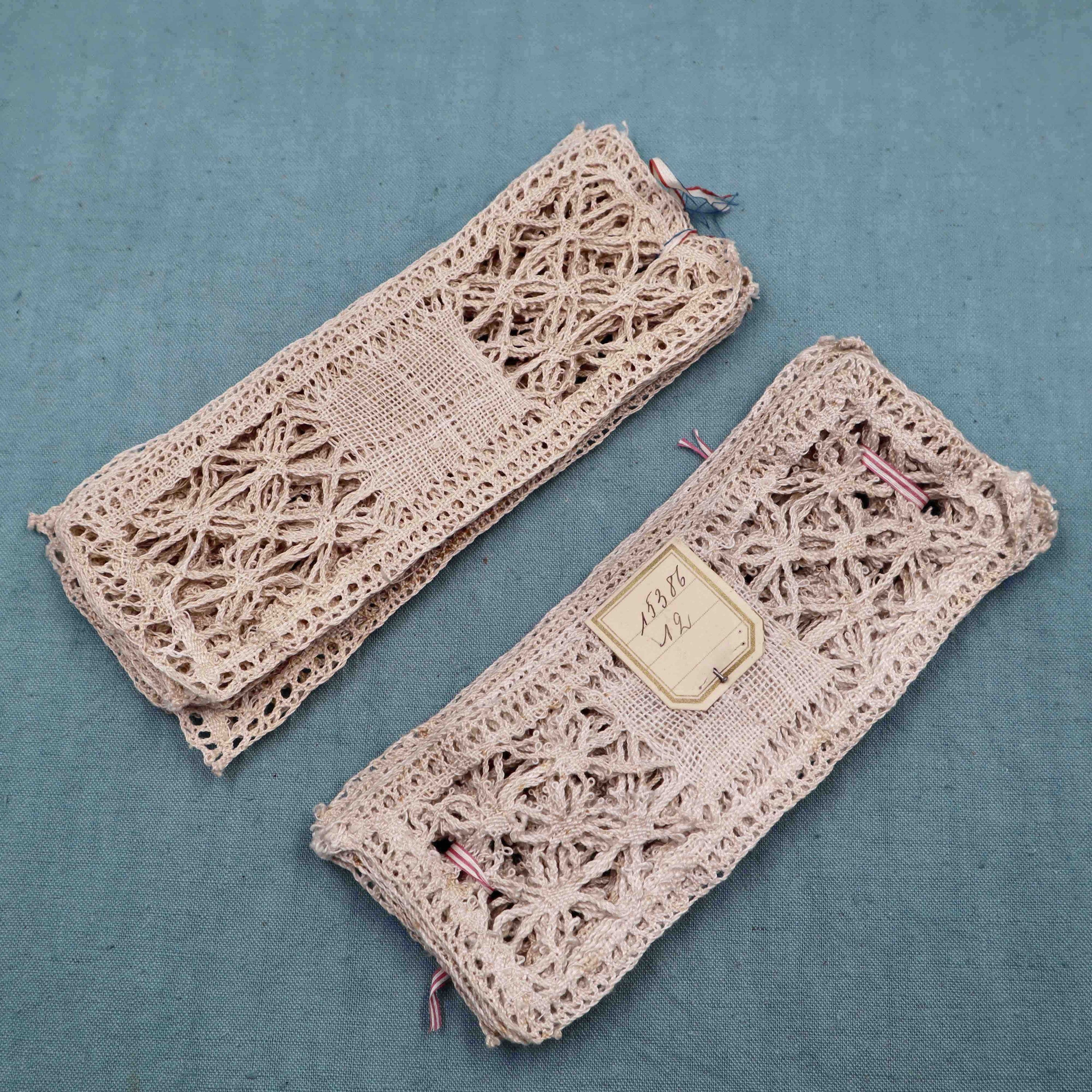 Set of 12 Inserts Lace Handmade in Linen