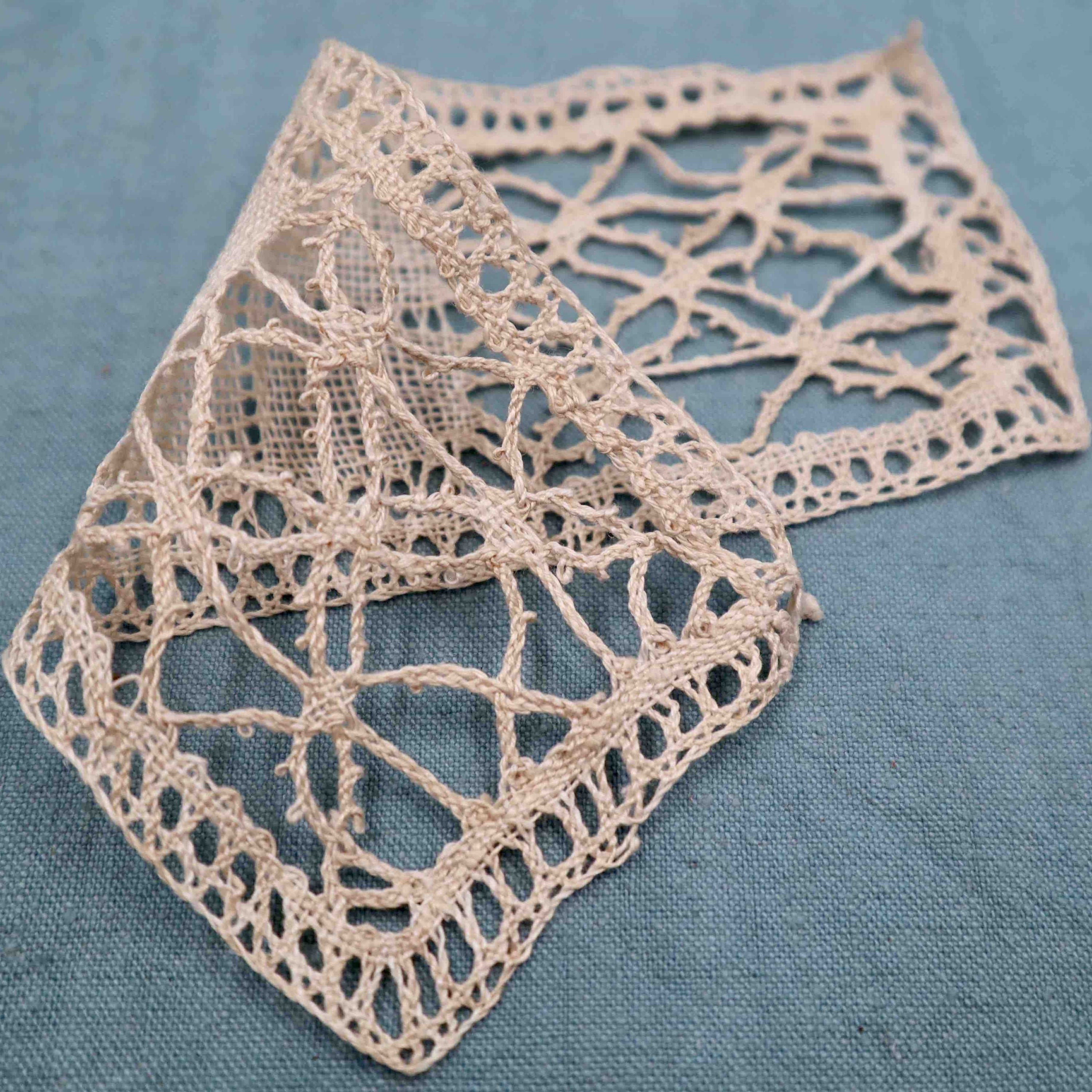 Set of 12 Inserts Lace Handmade in Linen