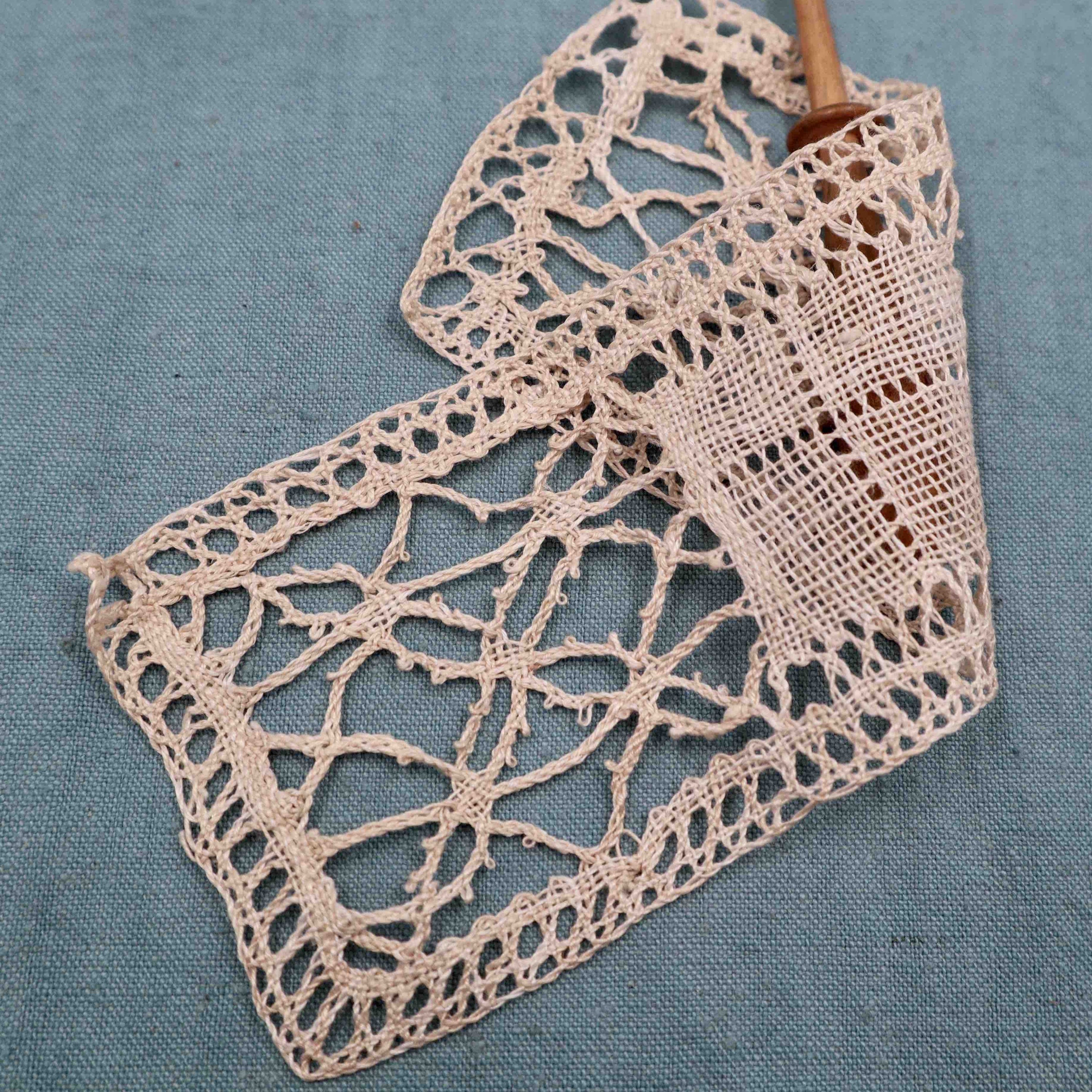 Set of 12 Inserts Lace Handmade in Linen