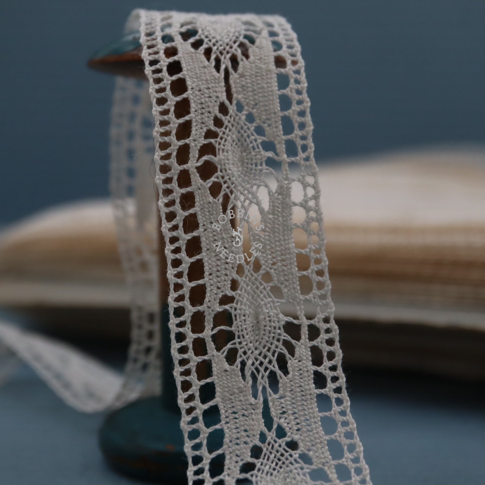 Antique French lace I Buy lace made in France online – Bobbins&Needles