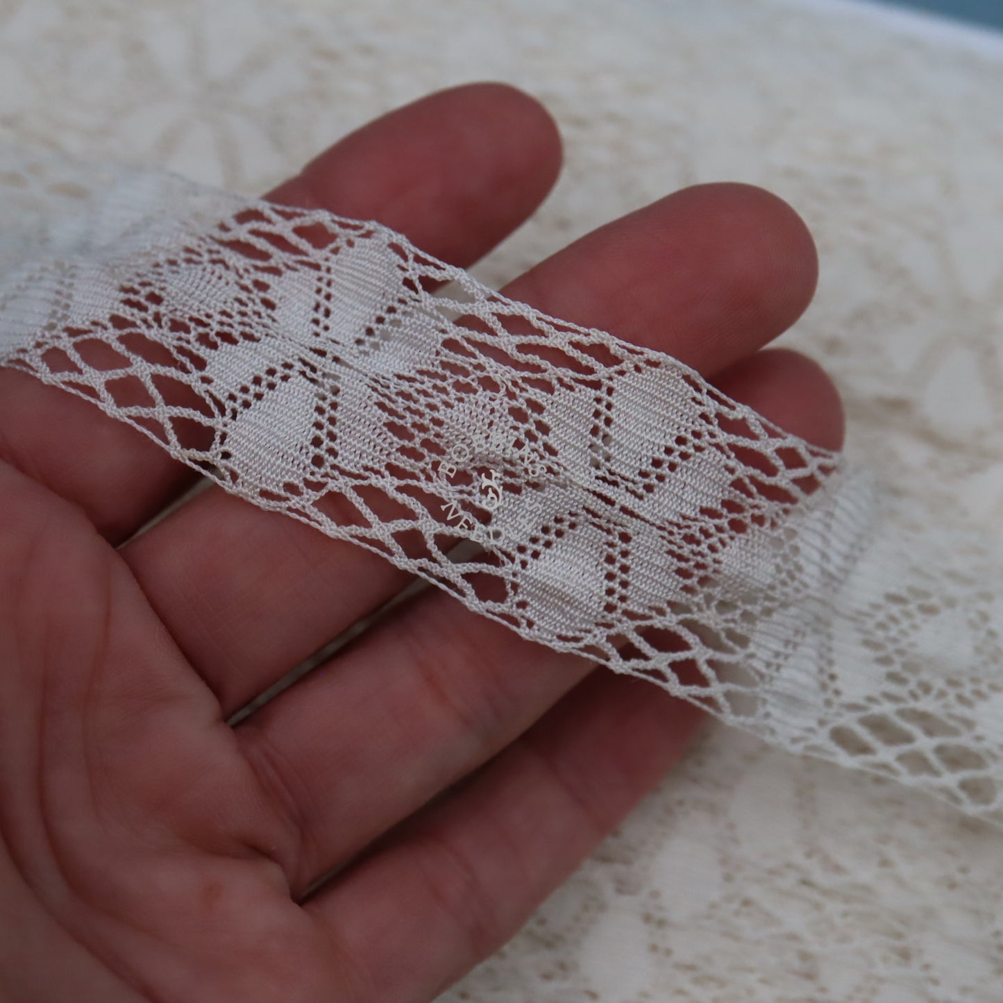 48m Vintage Lace Trim Card – French Cotton Lace – Wholesale Supply - Bobbins&Needles