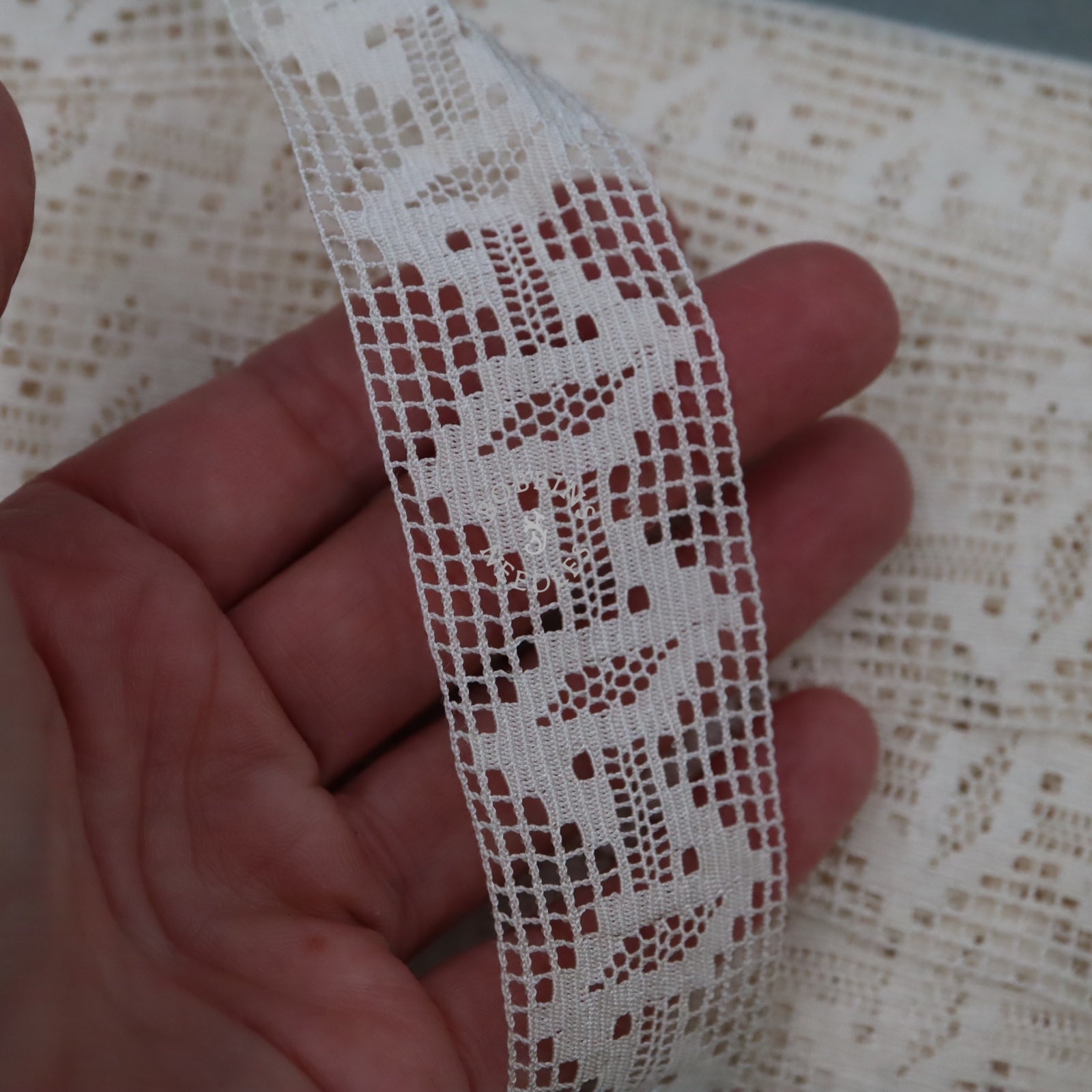 16m Vintage Lace Trim Card – French Cotton Lace – Wholesale Supply - Bobbins&Needles