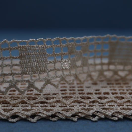 10.5m Cotton Bobbin Lace Border - Cream Cotton with Scalloped Edge