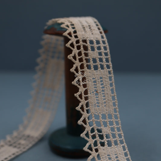 Vintage Cotton Lace Border with Geometric Pointed Edge