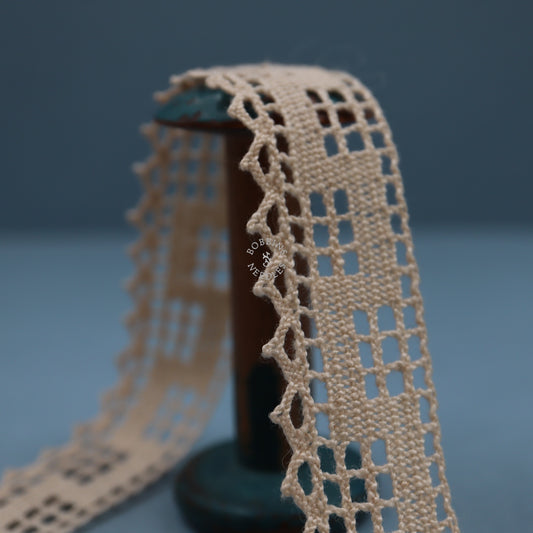 Cotton Lace Border – Vintage Trim with Geometric Edge