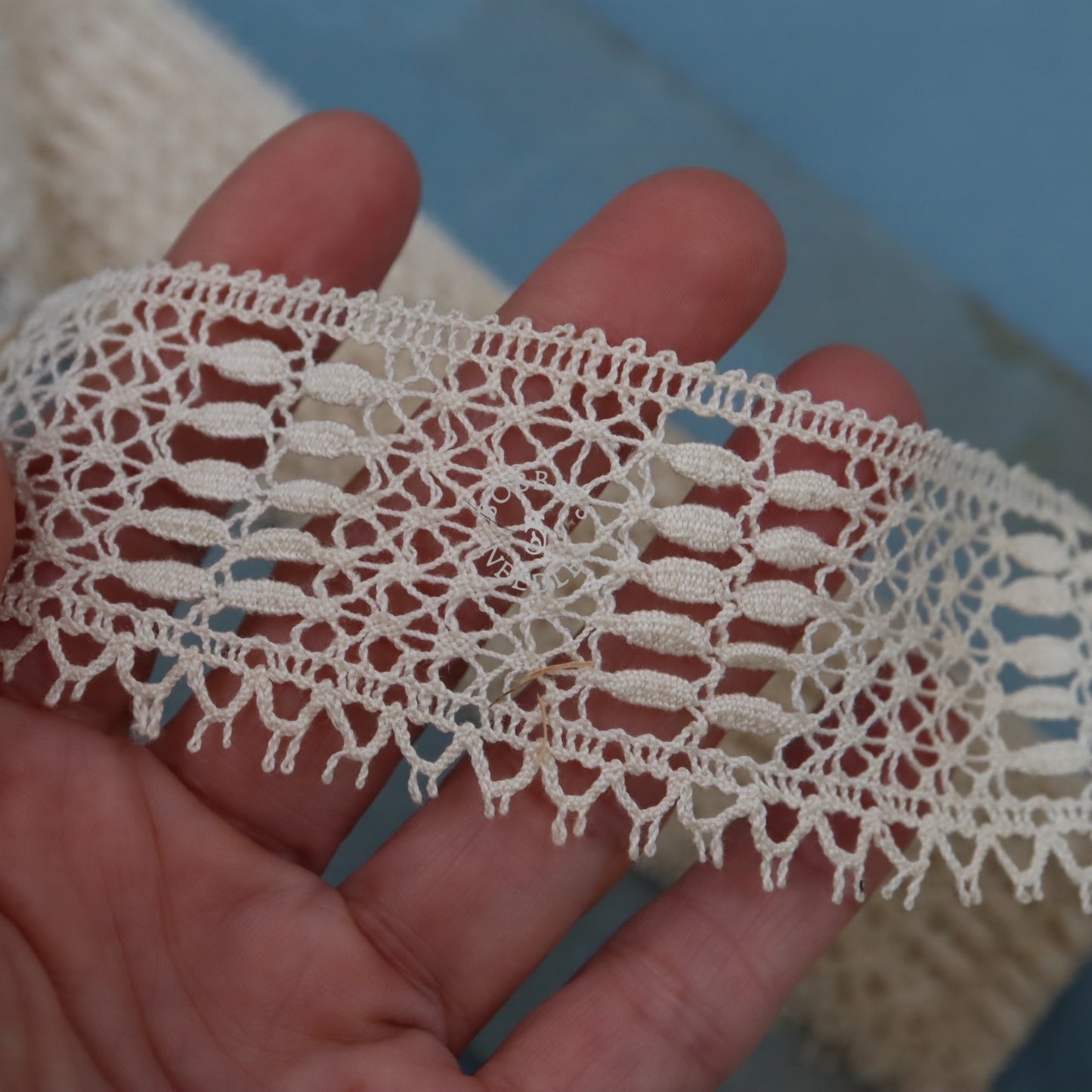 4m Vintage Lace Trim Card – French Cotton Lace - Bobbins&Needles