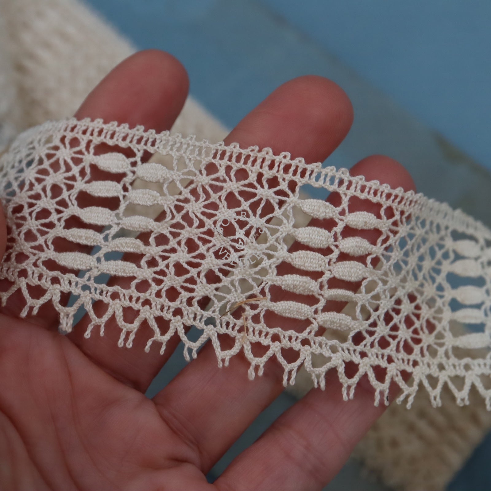 4m Vintage Lace Trim Card – French Cotton Lace - Bobbins&Needles