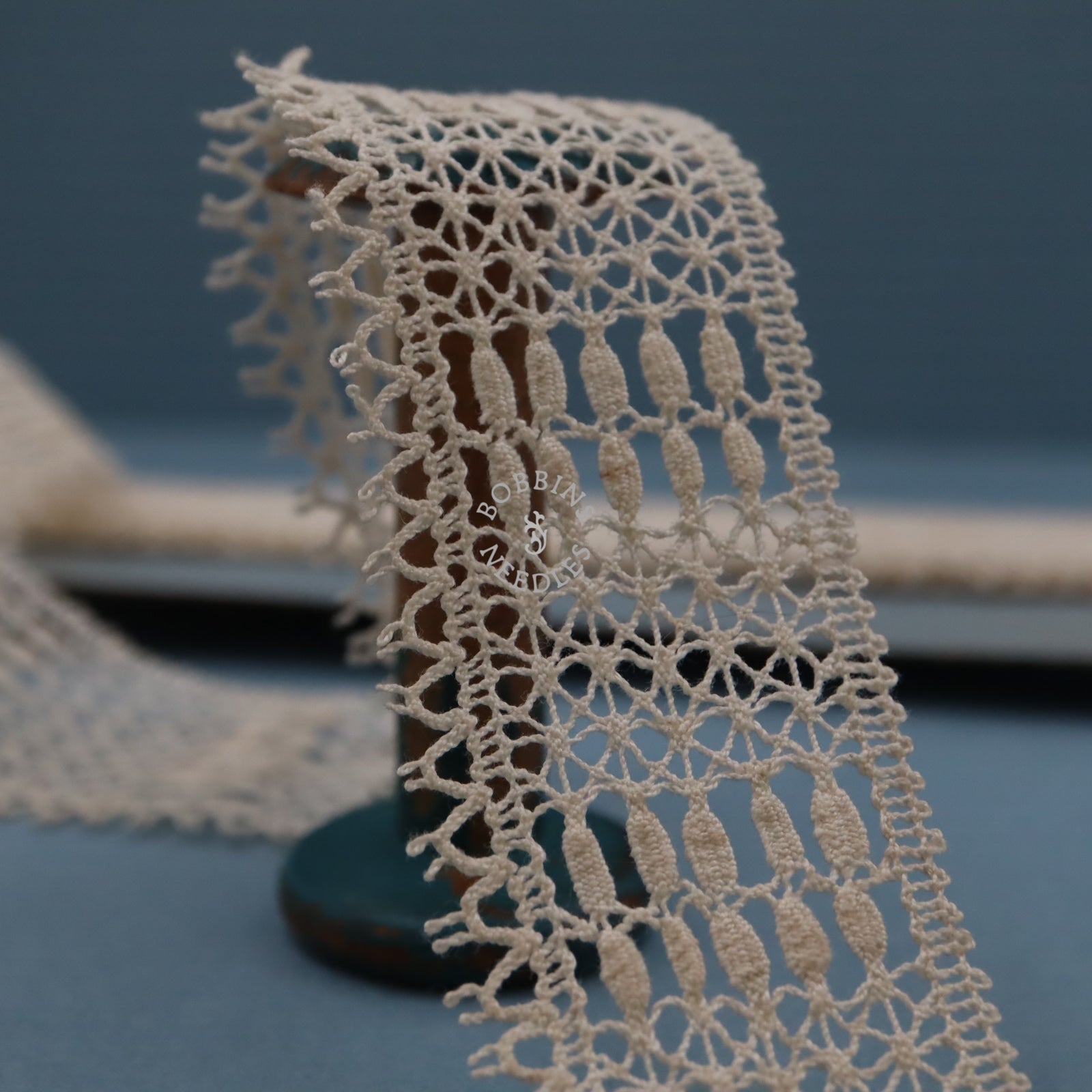 4m Vintage Lace Trim Card – French Cotton Lace - Bobbins&Needles