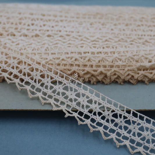 25m Vintage Lace Trim Card – French Cotton Lace - Bobbins&Needles
