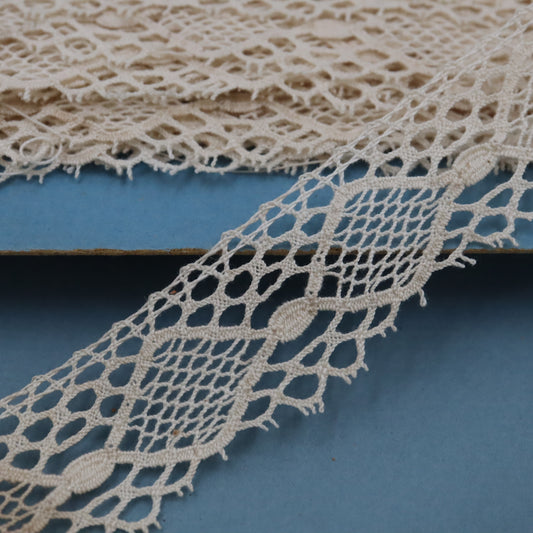 16 Vintage Lace Border Card – French Cotton Lace – Wholesale Supply - Bobbins&Needles