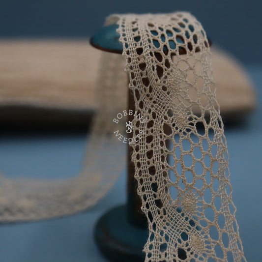 50m Vintage French Cotton Lace Trim – Bobbin Lace Border in Light Beige