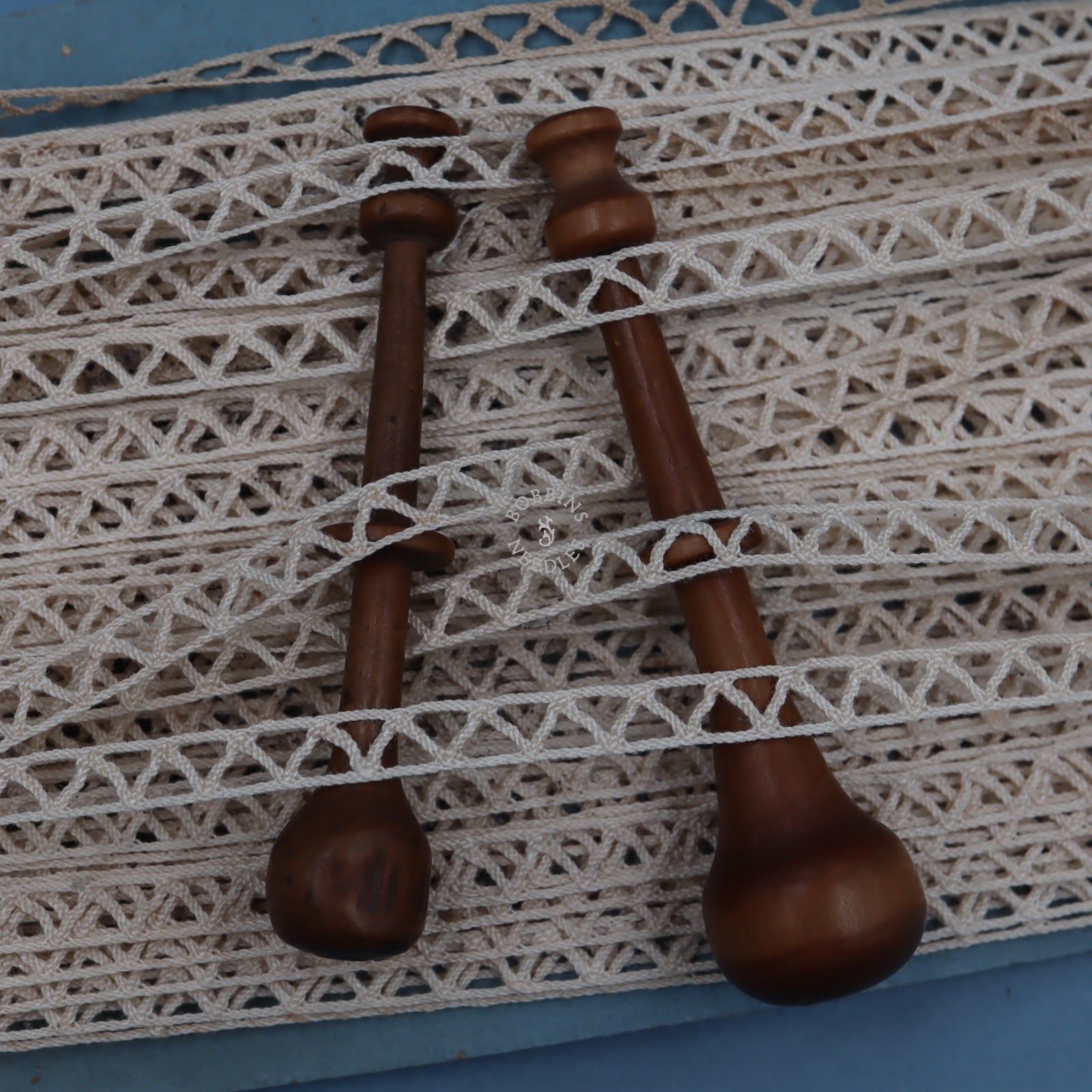 28.5m Vintage French Narrow Insertion Lace Trim – Geometric Triangles