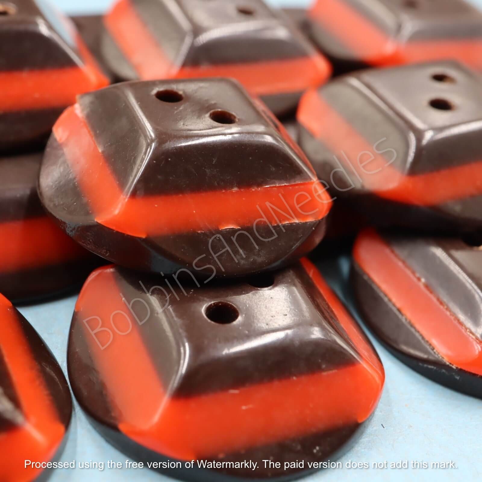 Set of 8 Vintage Casein Buttons - Ø 21mm - Brown and Red with Raised Square Center