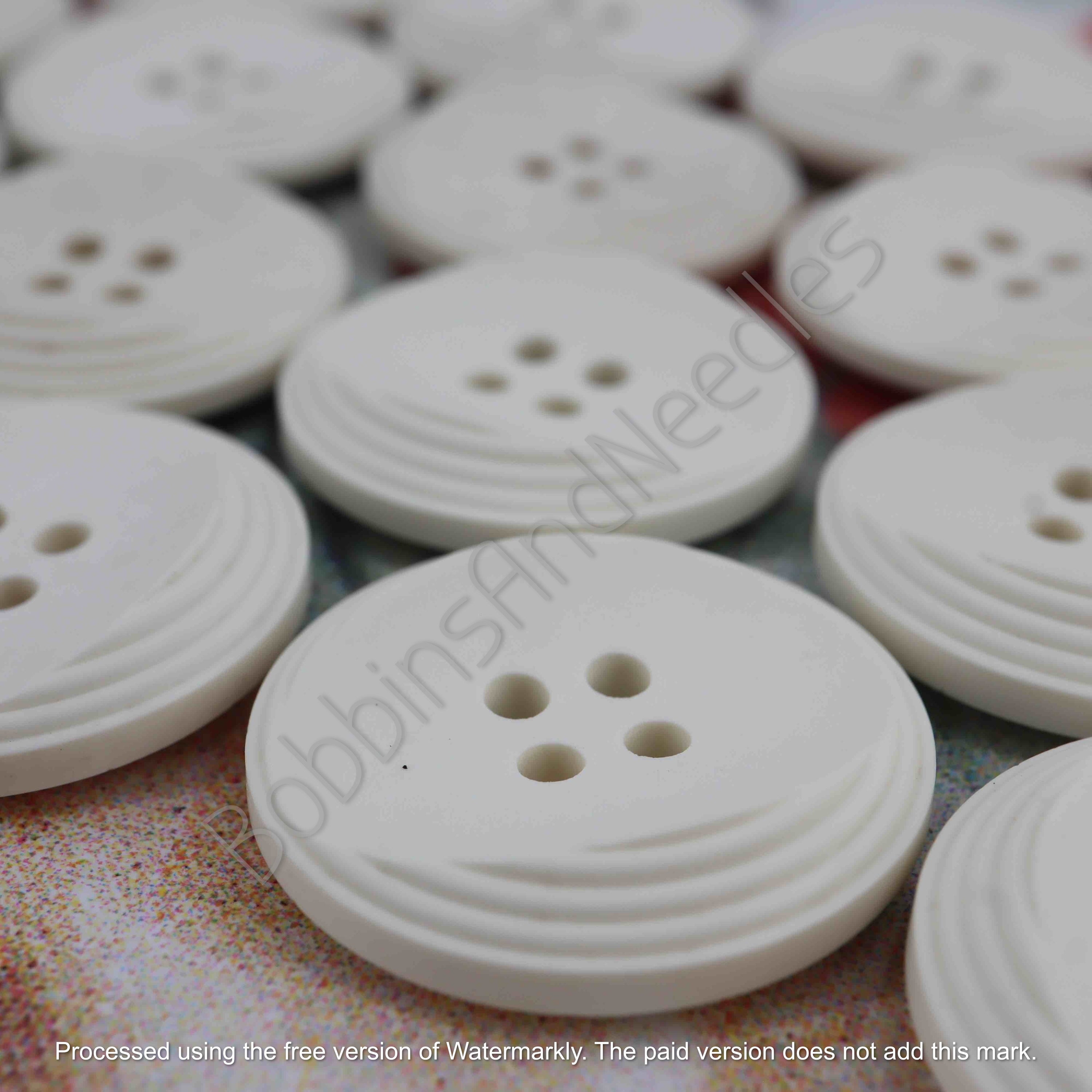 Set of 10 Vintage Casein Buttons Ø 22mm Pale Cream with Layered Edge