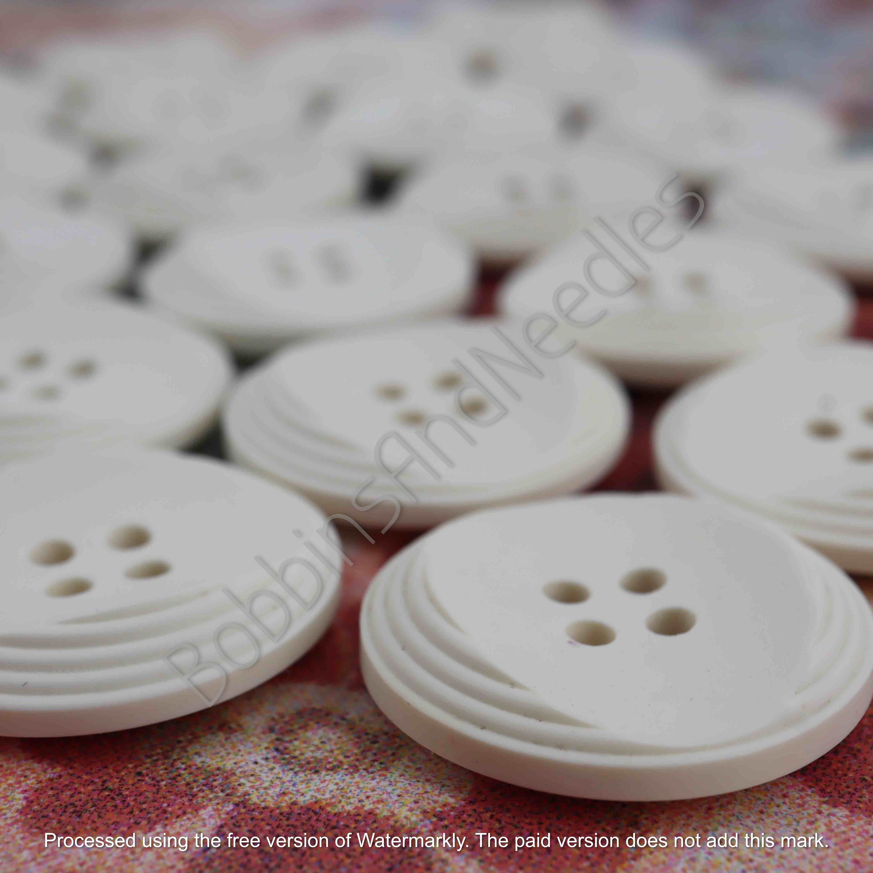 Set of 10 Vintage Casein Buttons Ø 22mm Pale Cream with Layered Edge