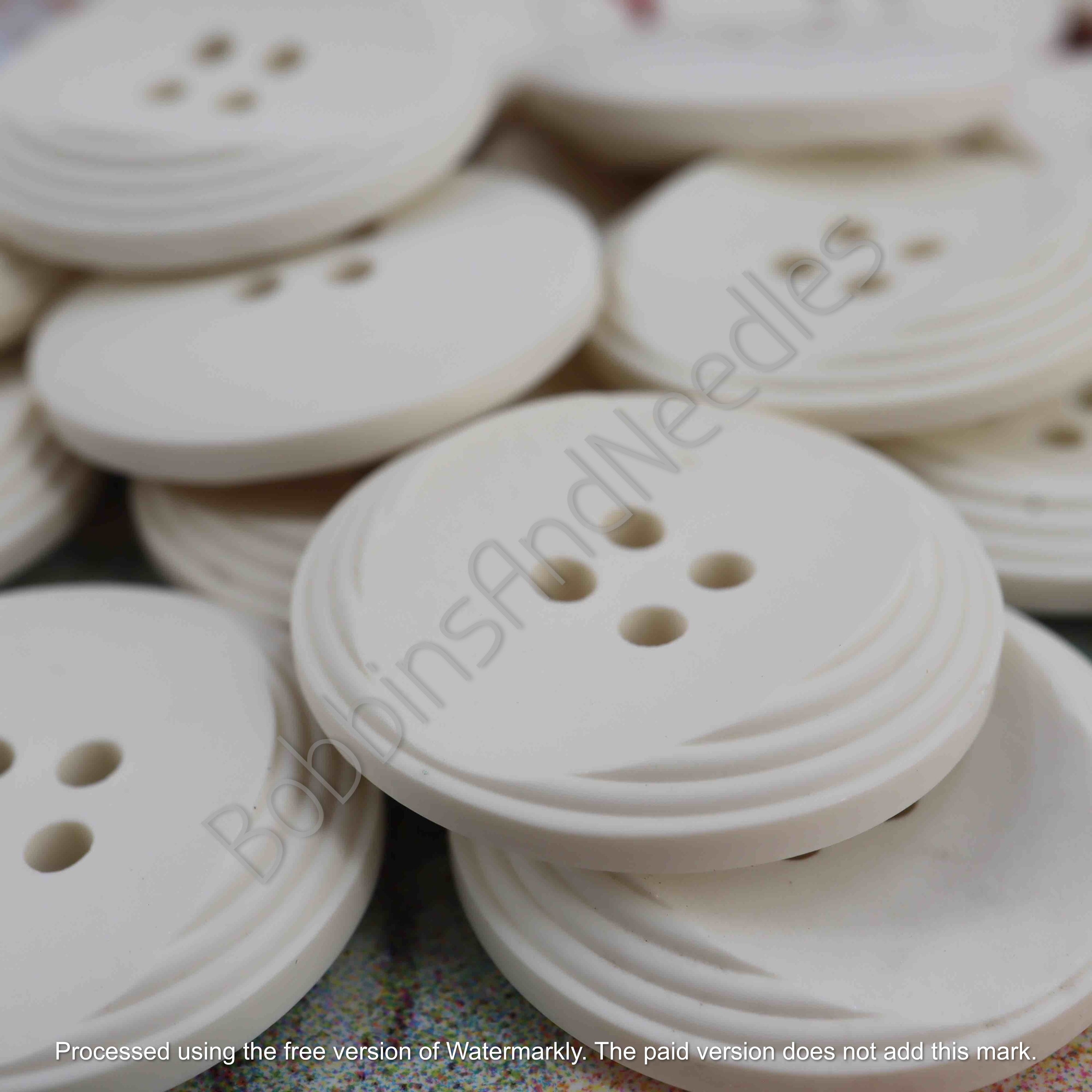 Set of 10 Vintage Casein Buttons Ø 22mm Pale Cream with Layered Edge