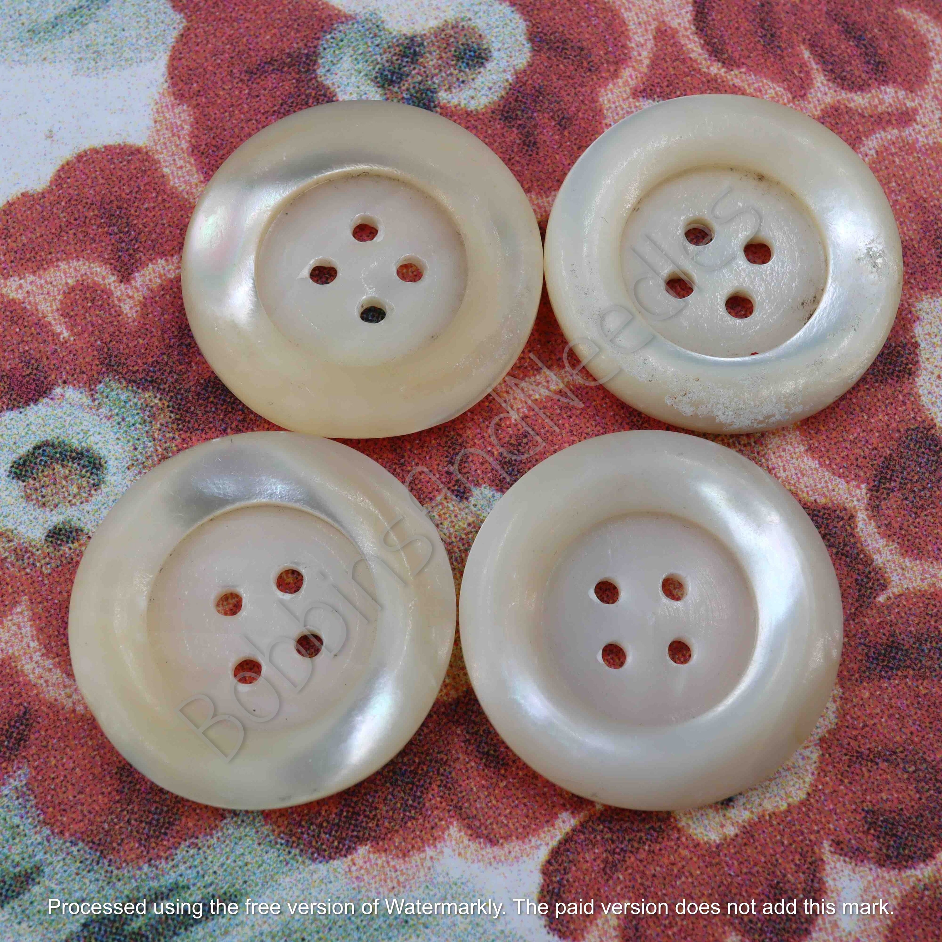 Set of 4 Vintage Mother of Pearl Buttons Ø 27 mm Nácar - Nacre Creamy White Finish