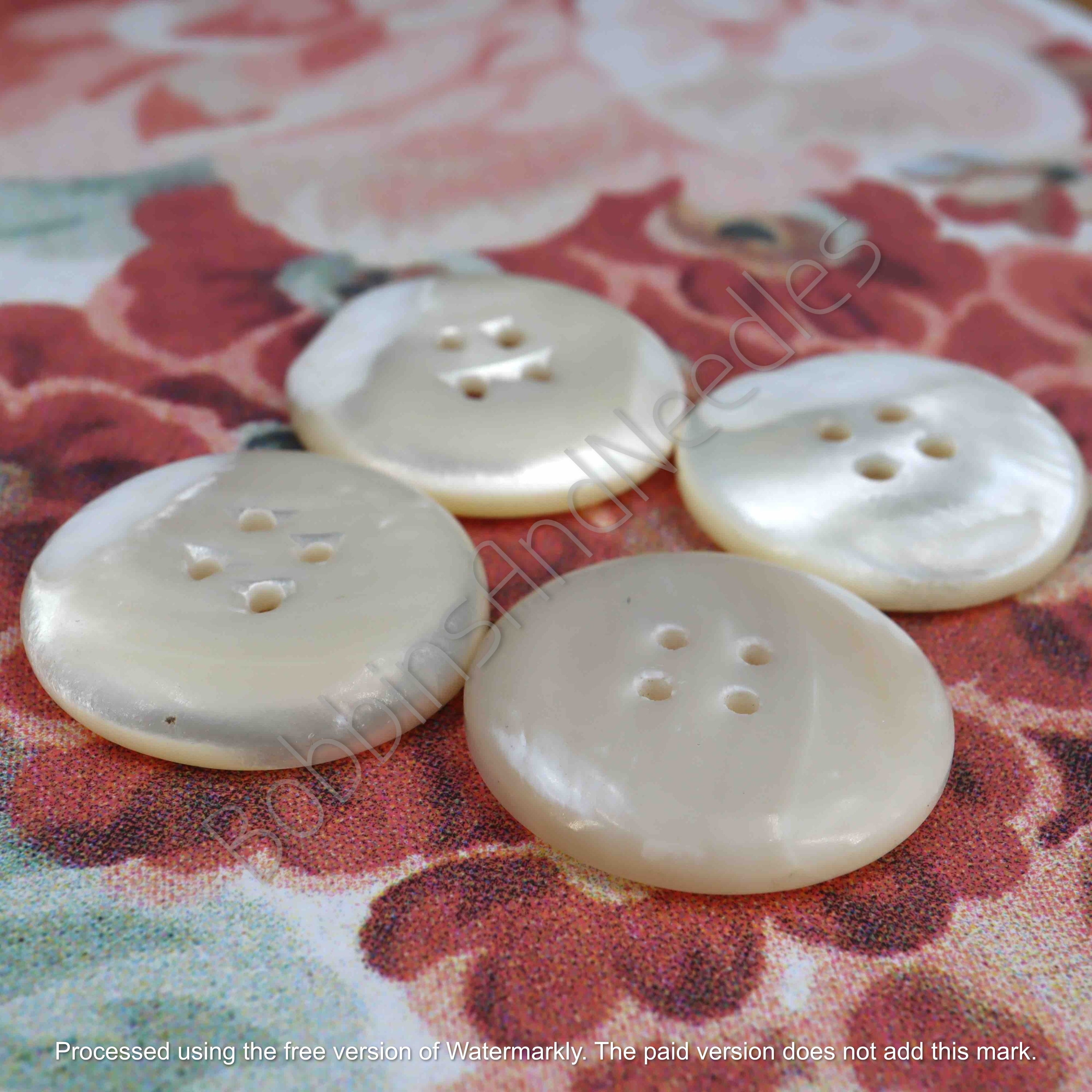 Set of 4 Vintage Mother of Pearl Buttons Ø 27 mm Nácar - Nacre Creamy White Finish