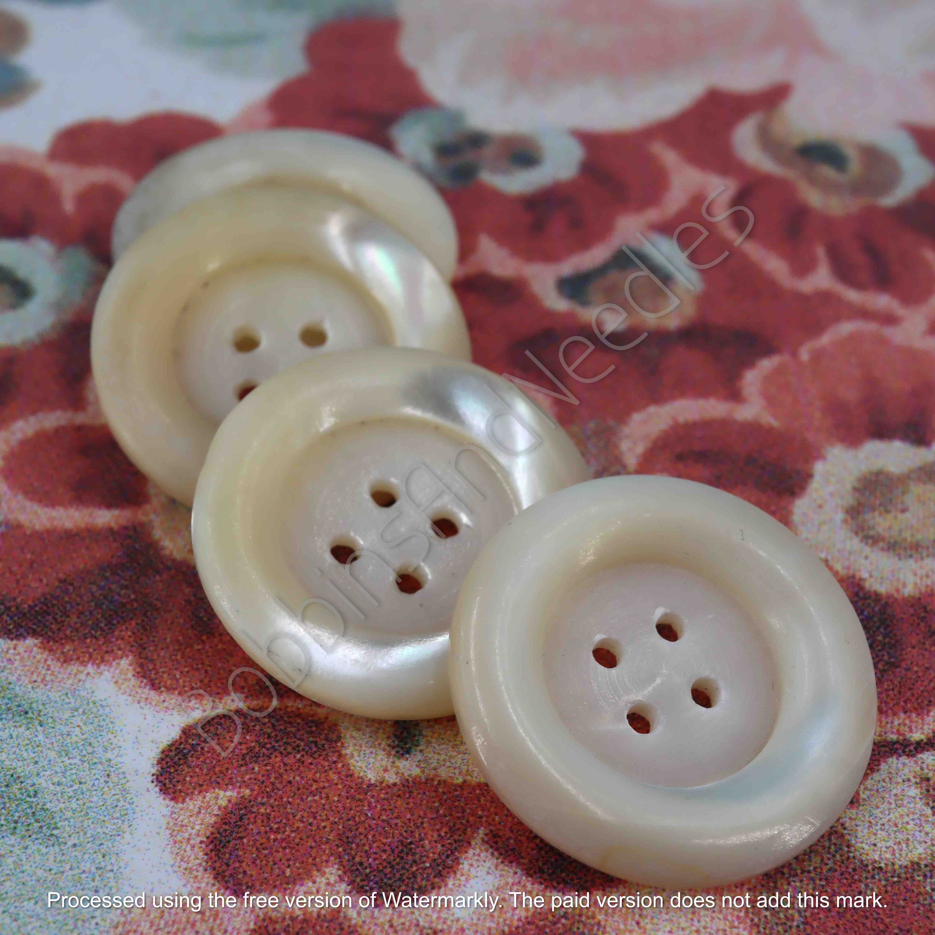 Set of 4 Vintage Mother of Pearl Buttons Ø 27 mm Nácar - Nacre Creamy White Finish