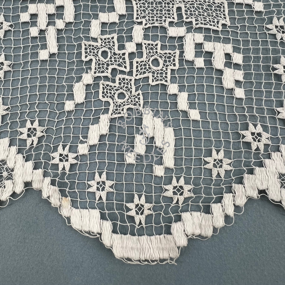 Antique Handmade Filet Lace Panel– Religious Altar Border – 200 × 30 cm