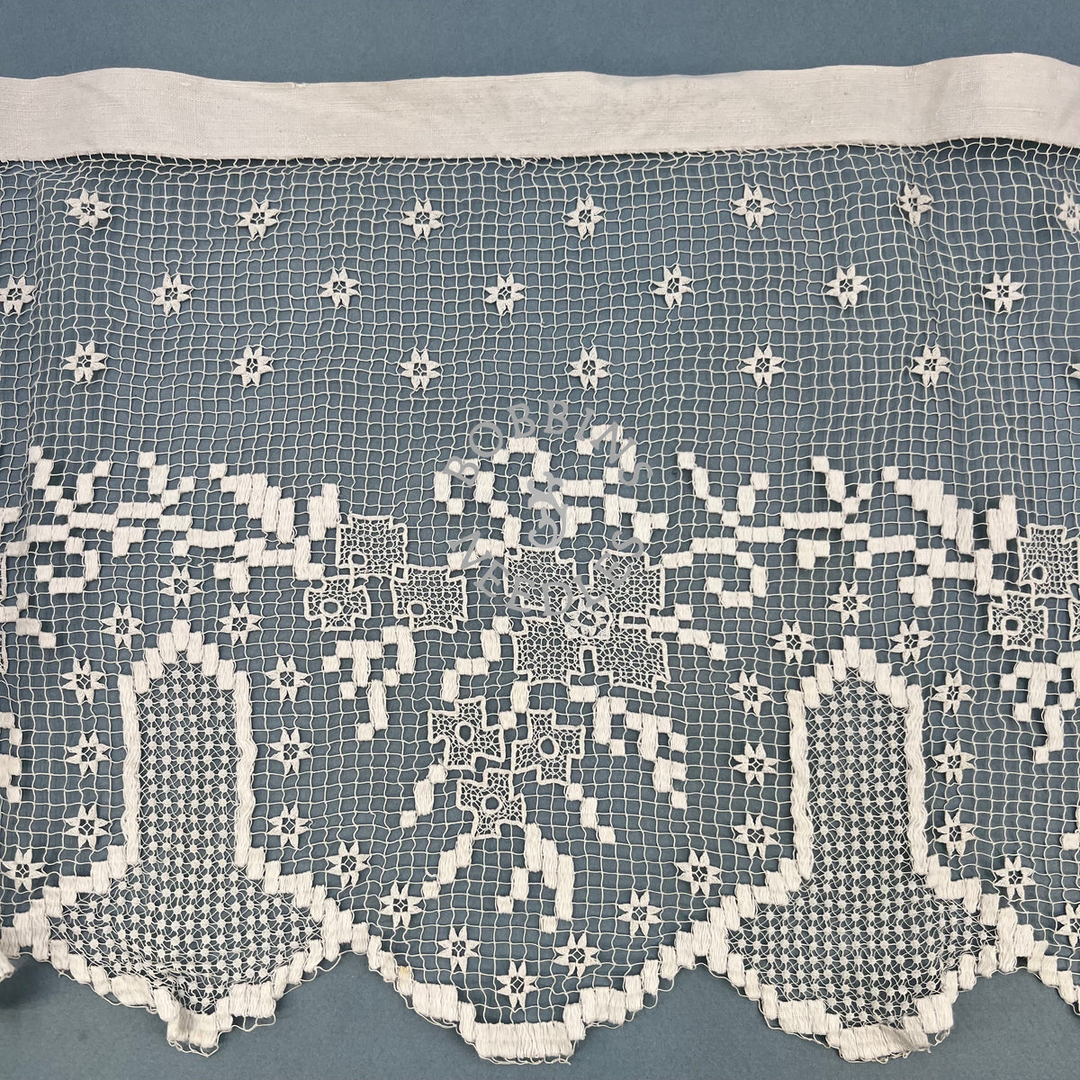 Antique Handmade Filet Lace Panel– Religious Altar Border – 200 × 30 cm