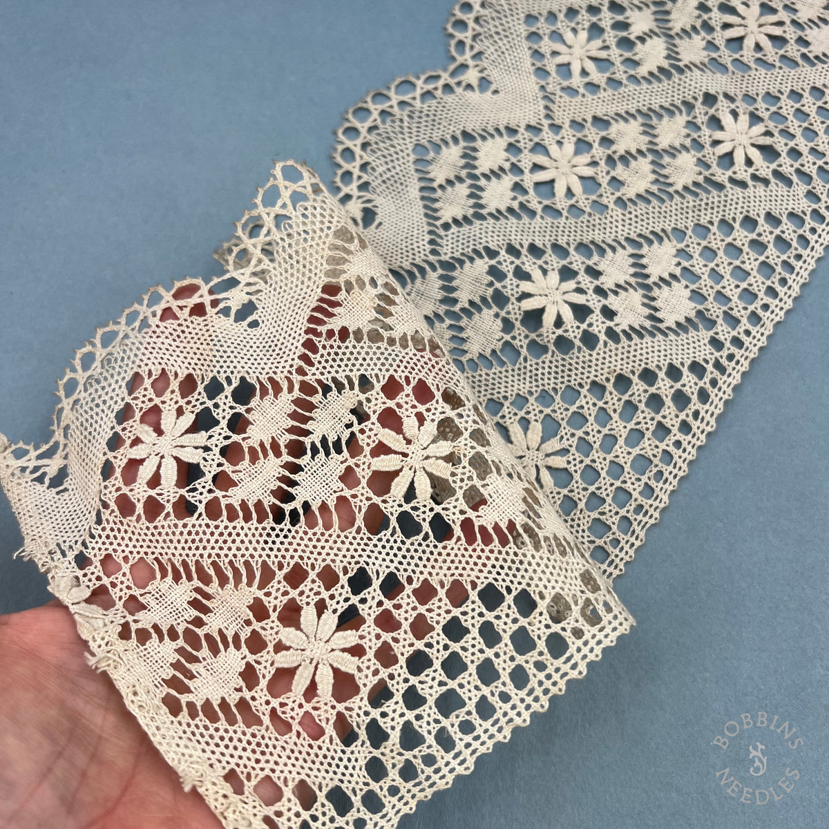 Antique Handmade Bobbin Lace Trim with Floral Pattern – 5.6 Metres
