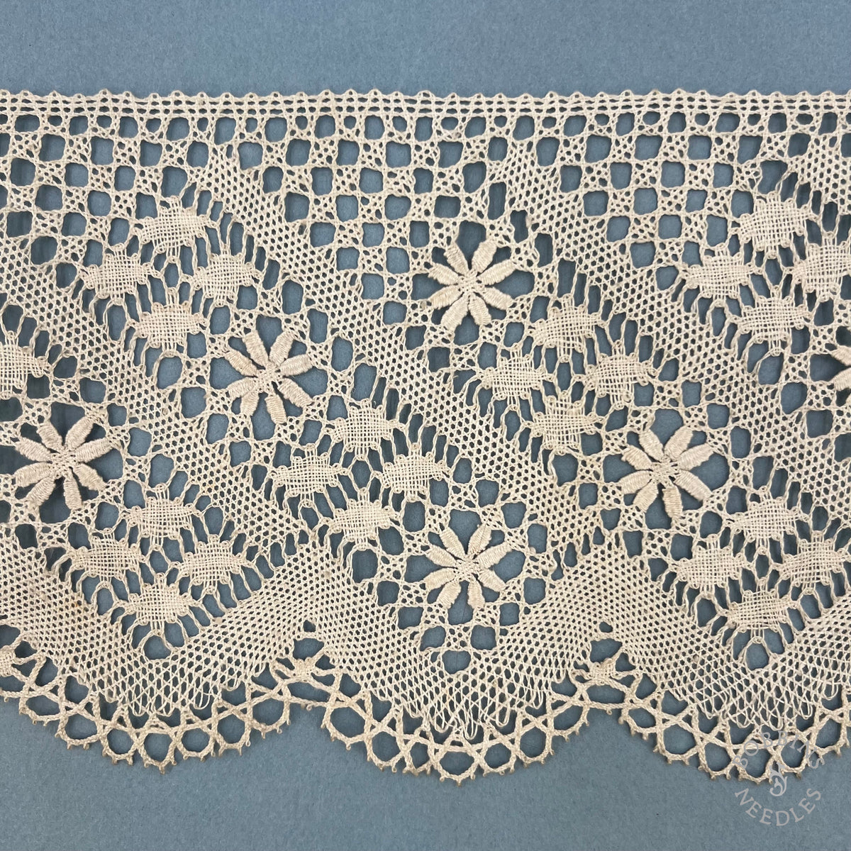 Antique Handmade Bobbin Lace Trim with Floral Pattern – 5.6 Metres