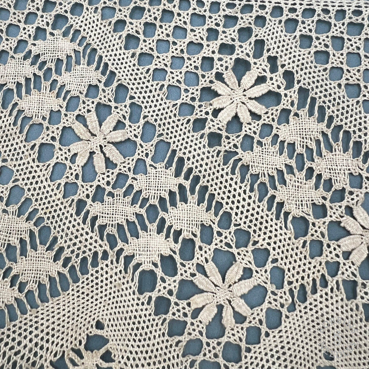 Antique Handmade Bobbin Lace Trim with Floral Pattern – 5.6 Metres