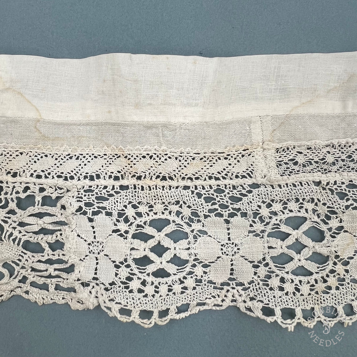 Antique Handmade Bobbin Lace Trim – 315 × 13 cm