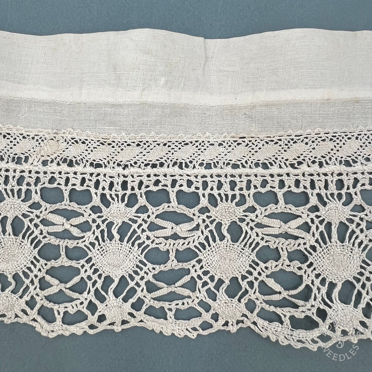 Antique Handmade Bobbin Lace Trim – 315 × 13 cm