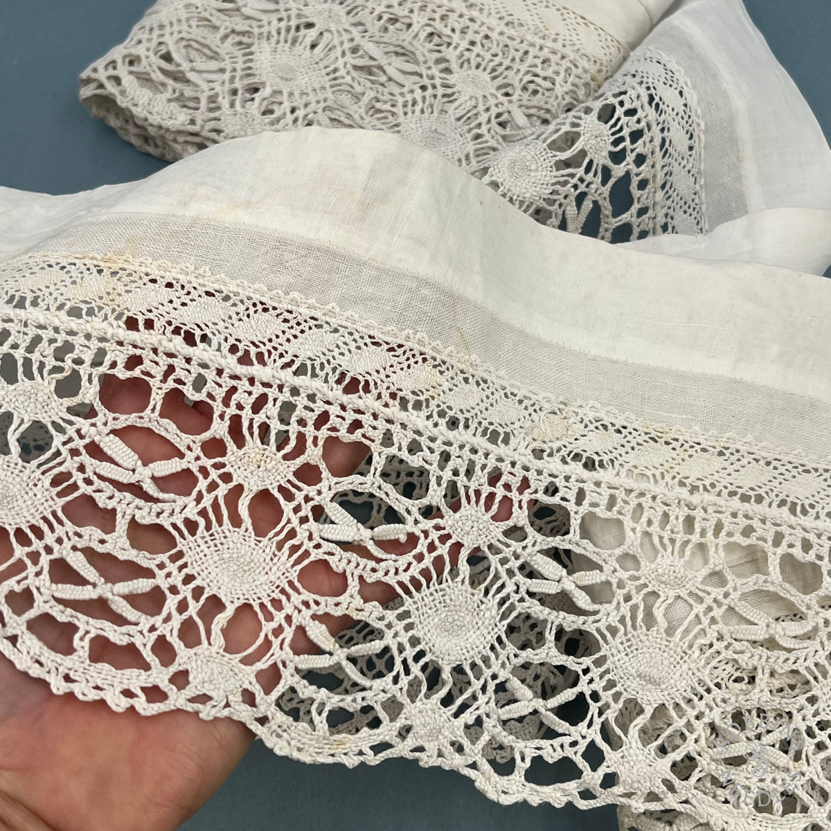 Antique Handmade Bobbin Lace Trim – 315 × 13 cm