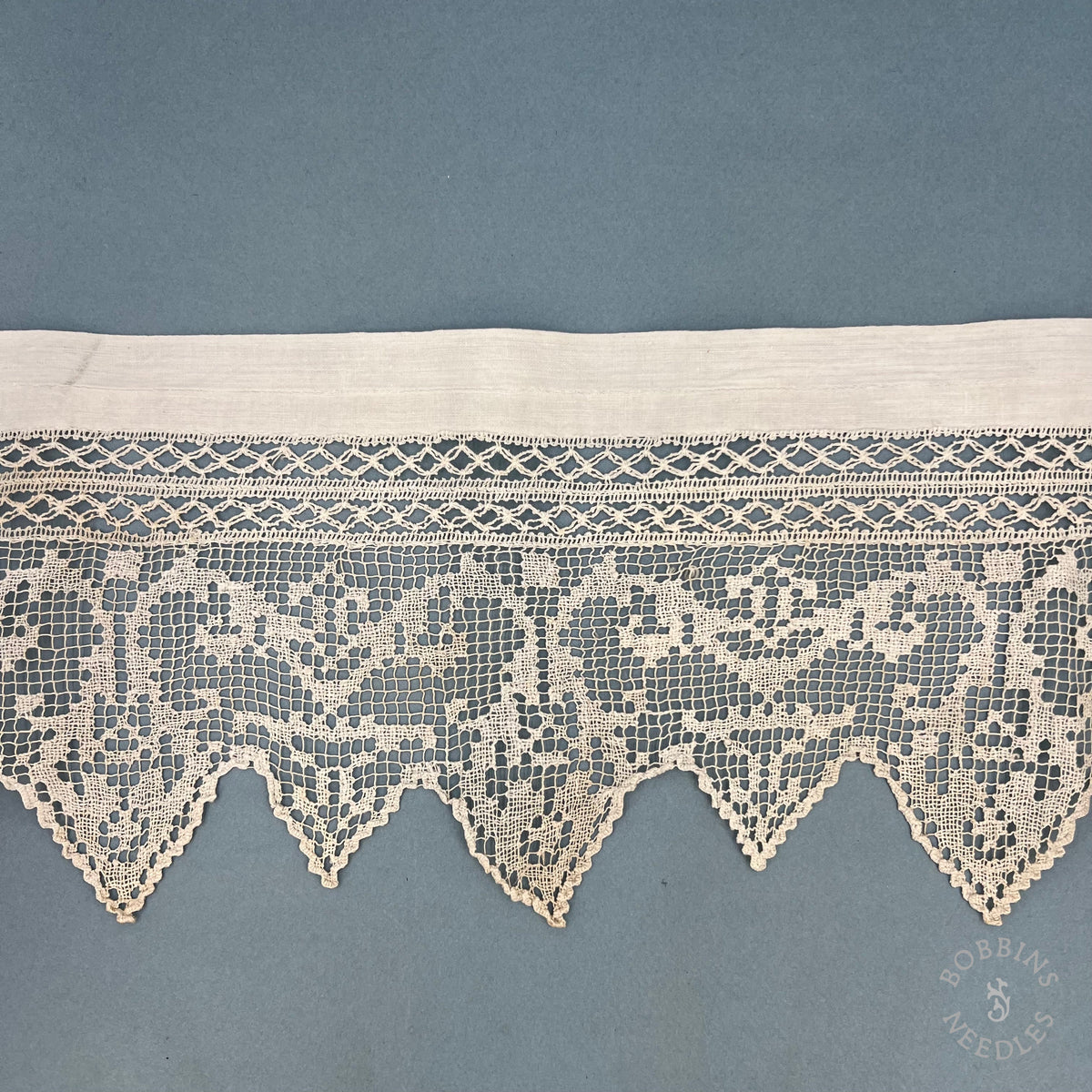 Antique Handmade Filet Lace Altar Border with Pointed Edge – 230 × 20 cm