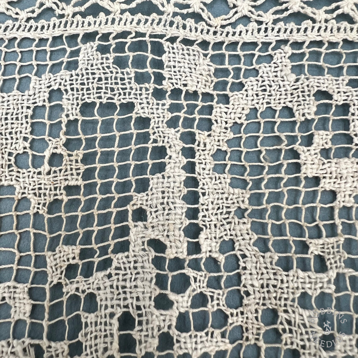 Antique Handmade Filet Lace Altar Border with Pointed Edge – 230 × 20 cm