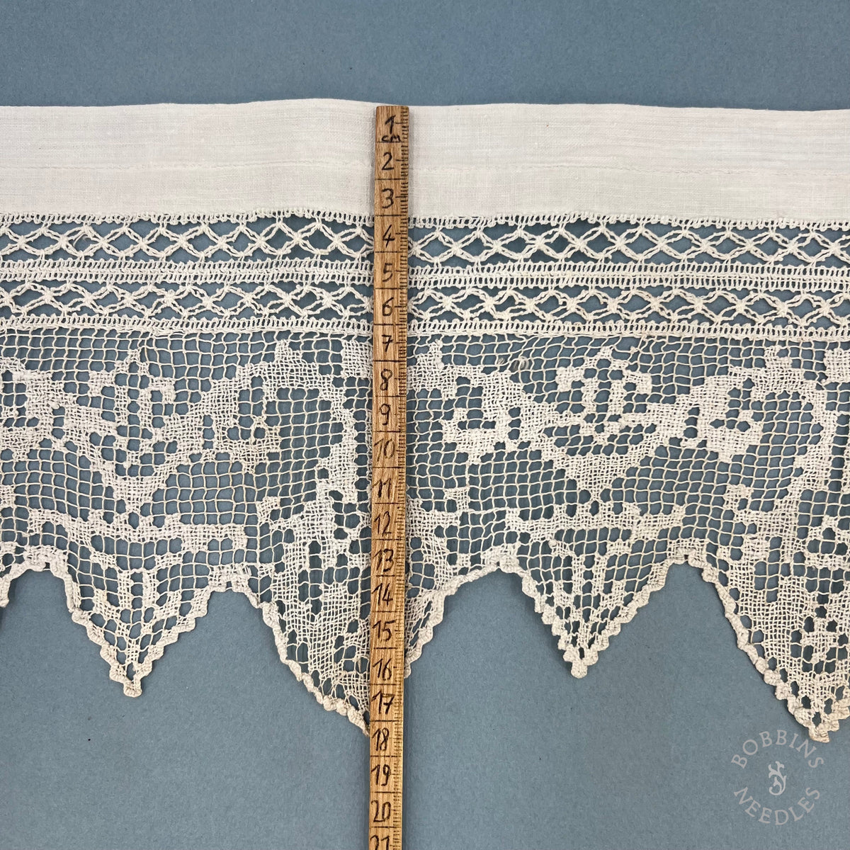 Antique Handmade Filet Lace Altar Border with Pointed Edge – 230 × 20 cm
