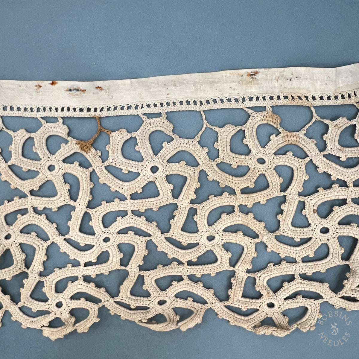 Antique Handmade Crochet Lace Border with Floral Motifs – 300 × 19 cm