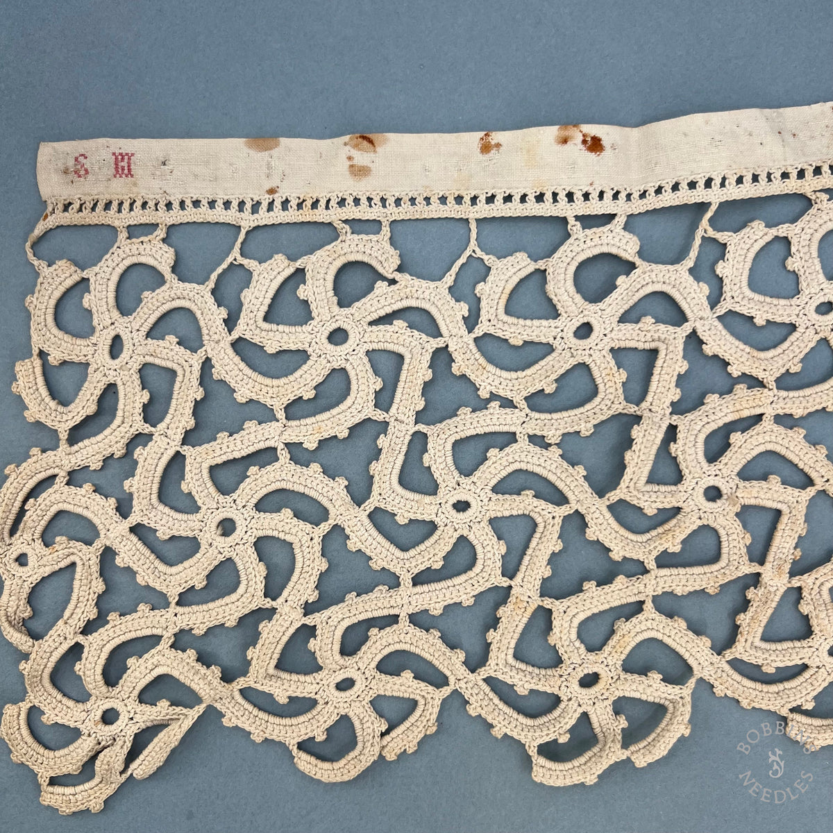 Antique Handmade Crochet Lace Border with Floral Motifs – 300 × 19 cm
