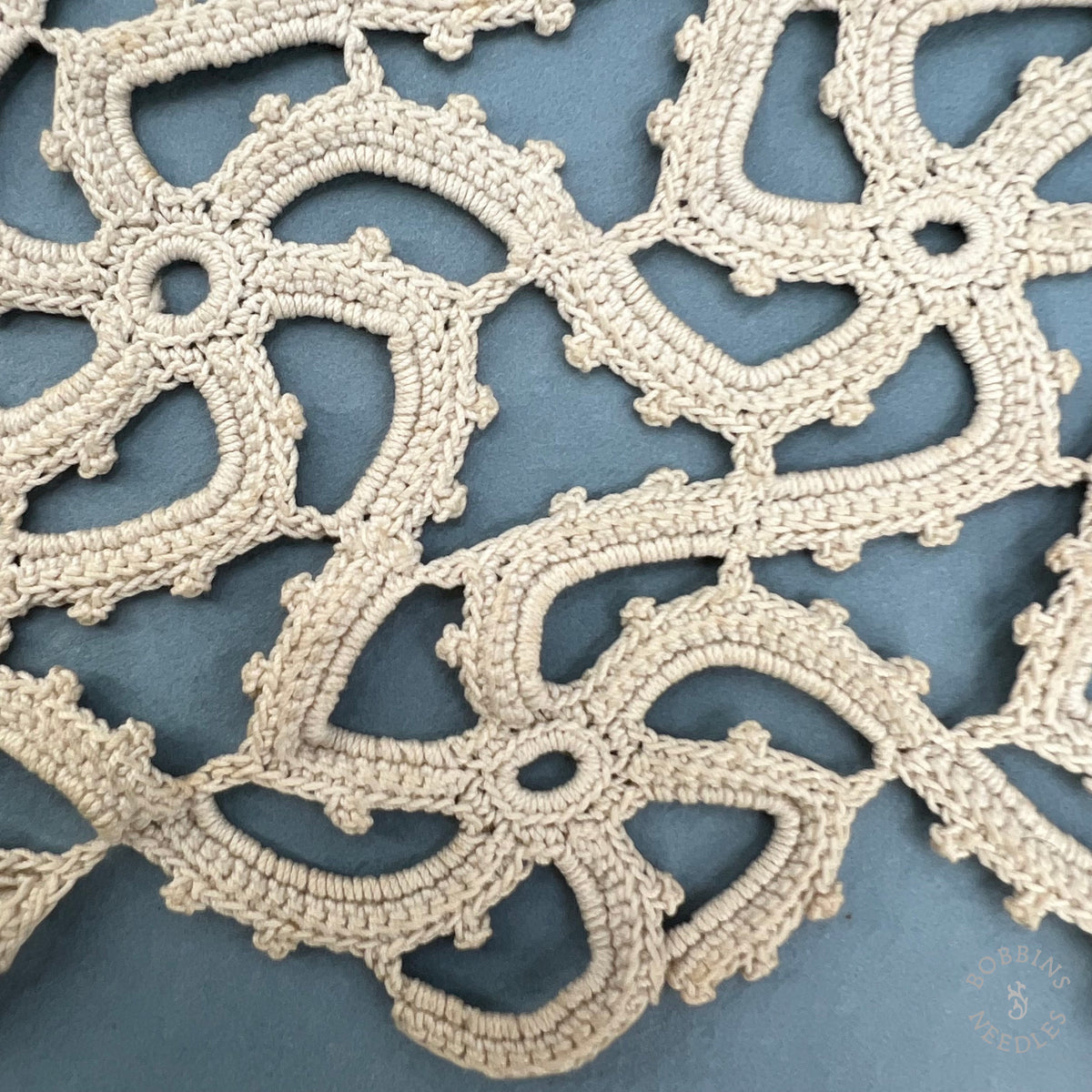 Antique Handmade Crochet Lace Border with Floral Motifs – 300 × 19 cm