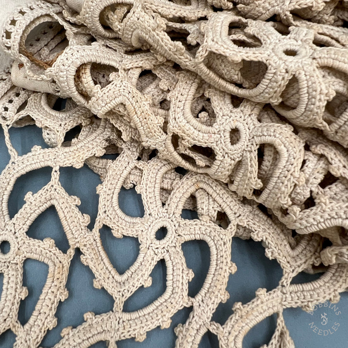 Antique Handmade Crochet Lace Border with Floral Motifs – 300 × 19 cm