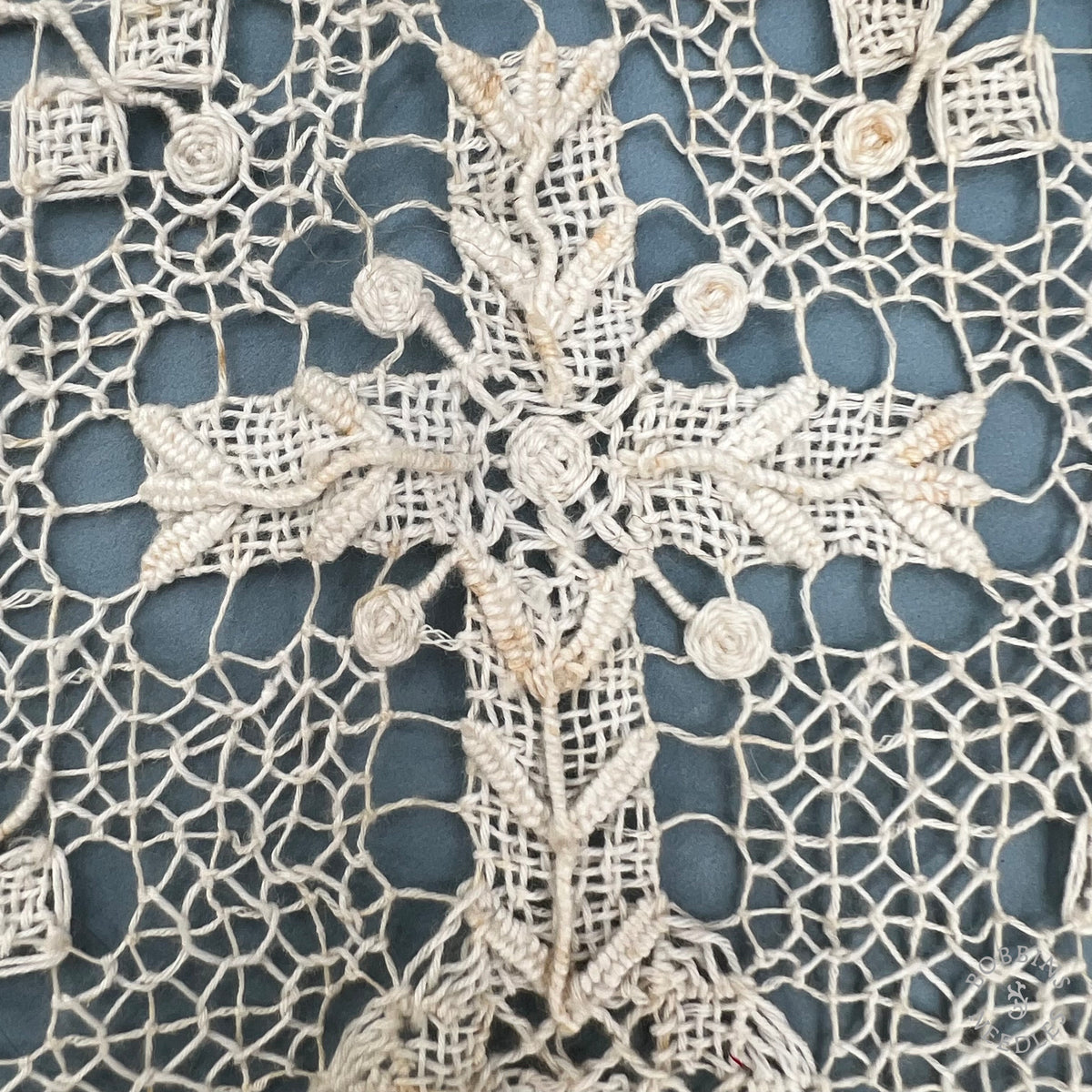 Antique Handmade Filet Religious Lace Border with Cross – 83 × 22 cm