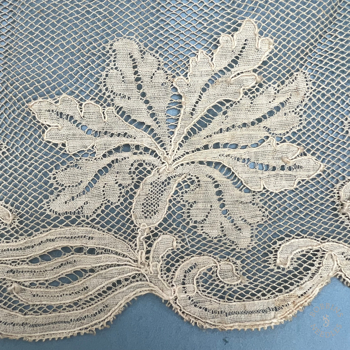 Antique Fine Handmade Bobbin Lace Border – Floral Pattern – 90 × 12 cm