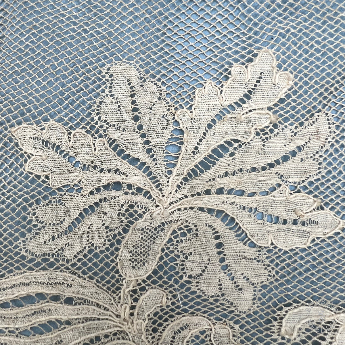 Antique Fine Handmade Bobbin Lace Border – Floral Pattern – 90 × 12 cm