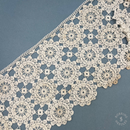 Antique Handmade Crochet Lace Border with Floral Medallions – 550 × 18 cm - Bobbins&Needles