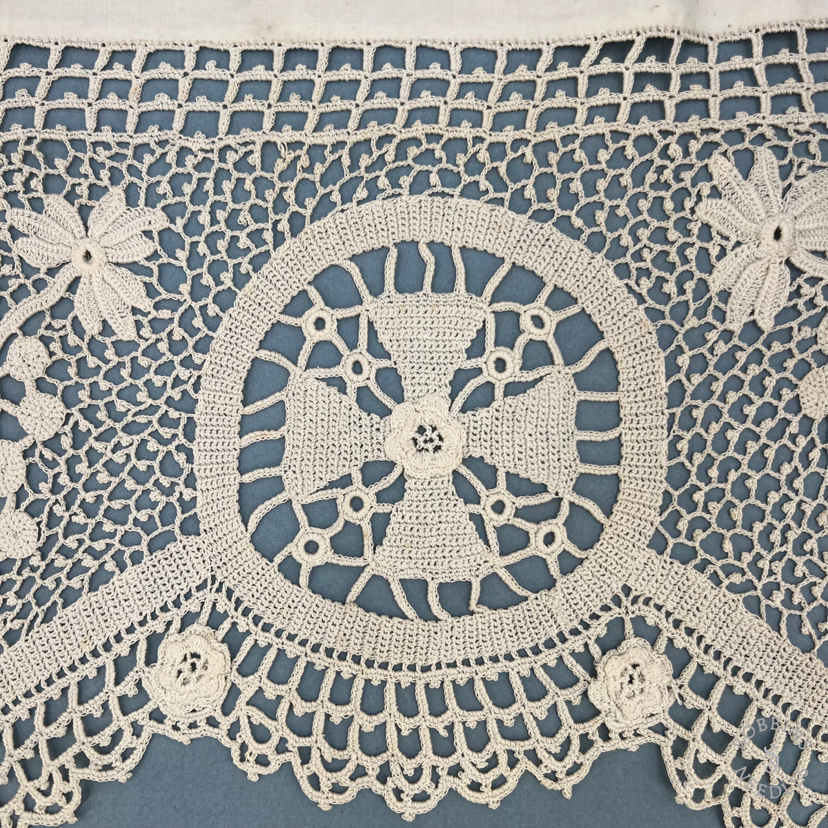 Antique Handmade Religious Crochet Lace Border with Cross Medallions – 200 × 25 cm