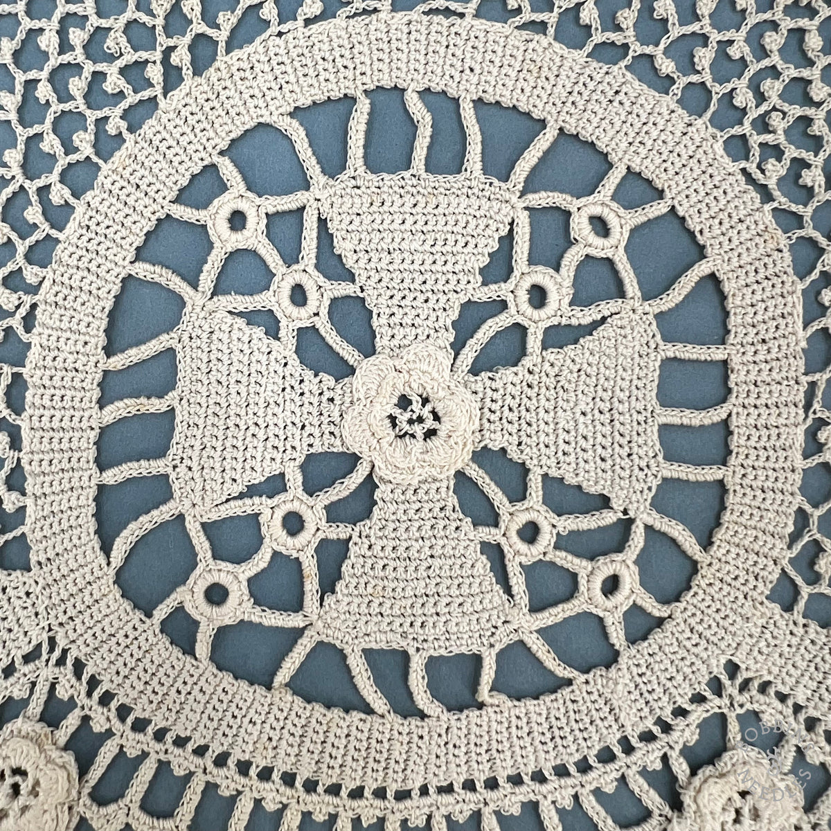 Antique Handmade Religious Crochet Lace Border with Cross Medallions – 200 × 25 cm