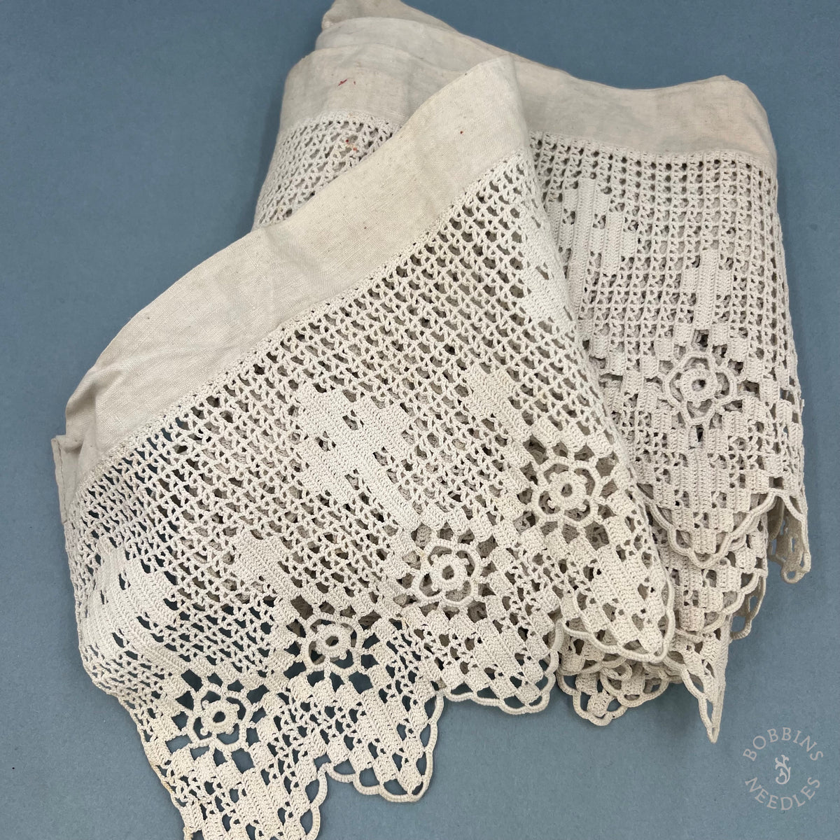 Antique Handmade Filet Crochet Religious Lace Border – 450 × 19 cm