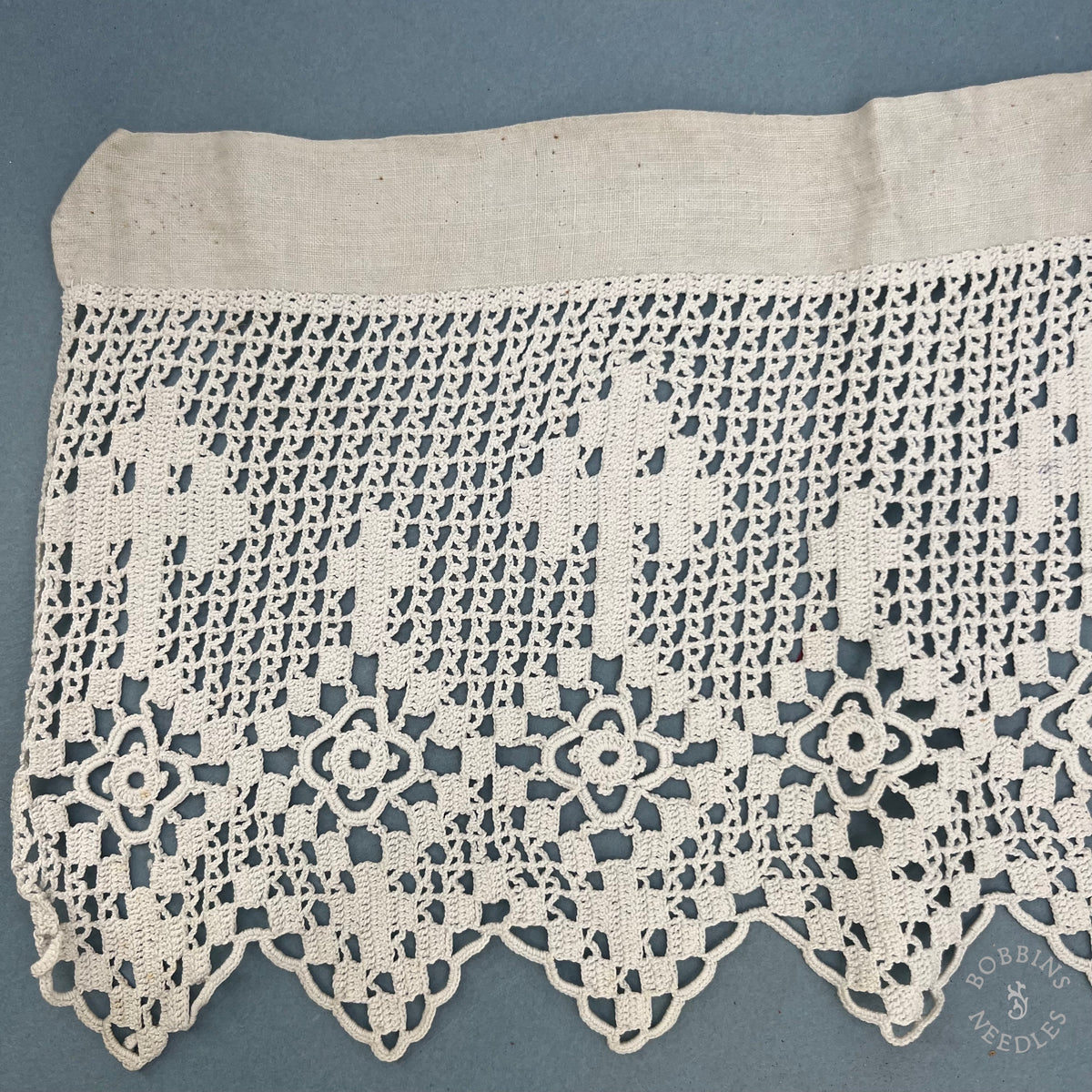Antique Handmade Filet Crochet Religious Lace Border – 450 × 19 cm