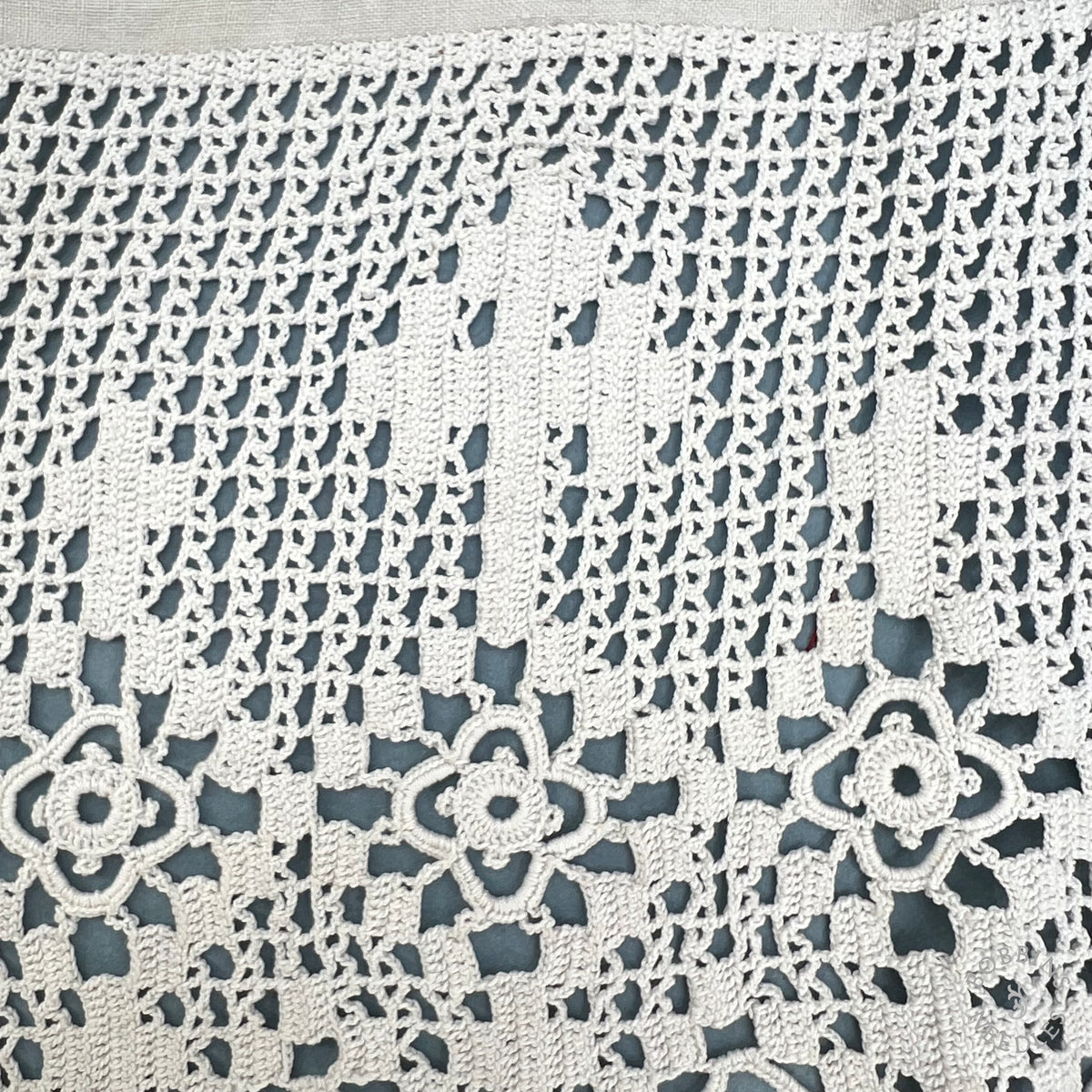 Antique Handmade Filet Crochet Religious Lace Border – 450 × 19 cm