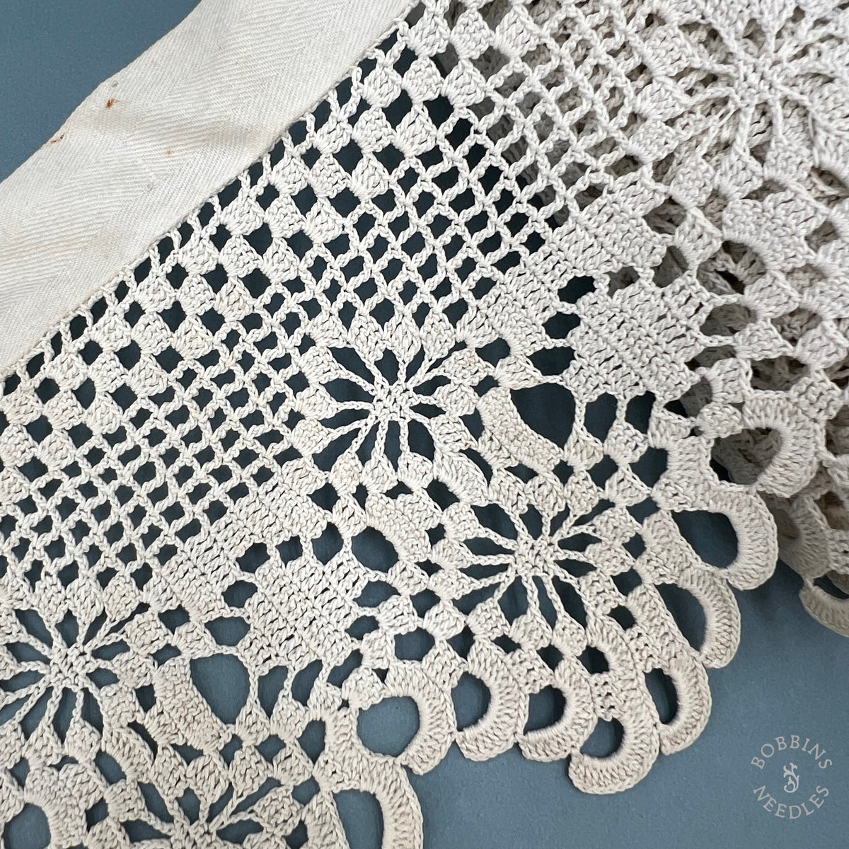 Antique Handmade Filet Crochet Lace Border – 280 × 12 cm