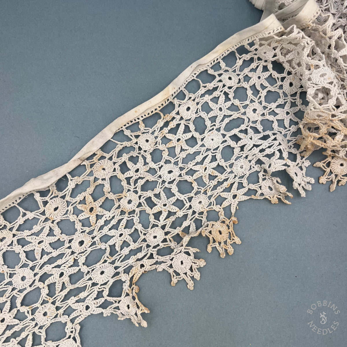 Antique Handmade Crochet Lace Border with Floral Motifs – 270 × 18 cm