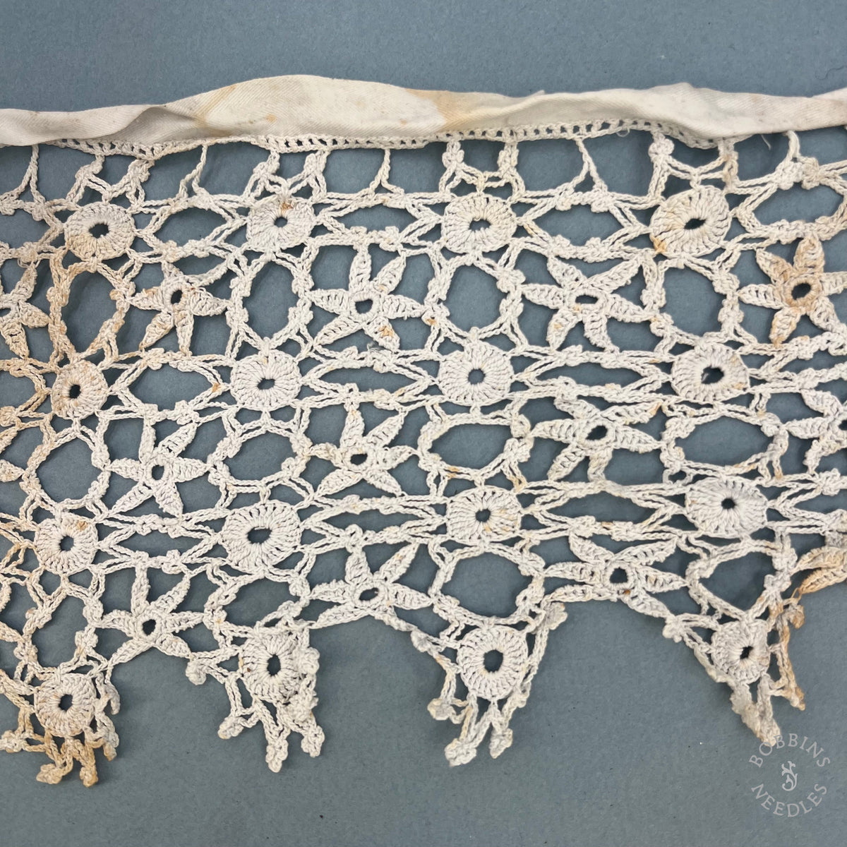 Antique Handmade Crochet Lace Border with Floral Motifs – 270 × 18 cm